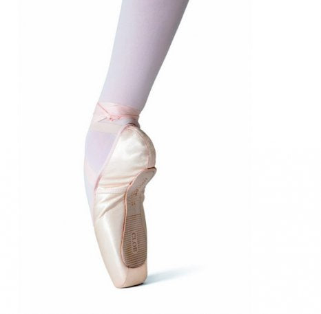 POINTE SHOES