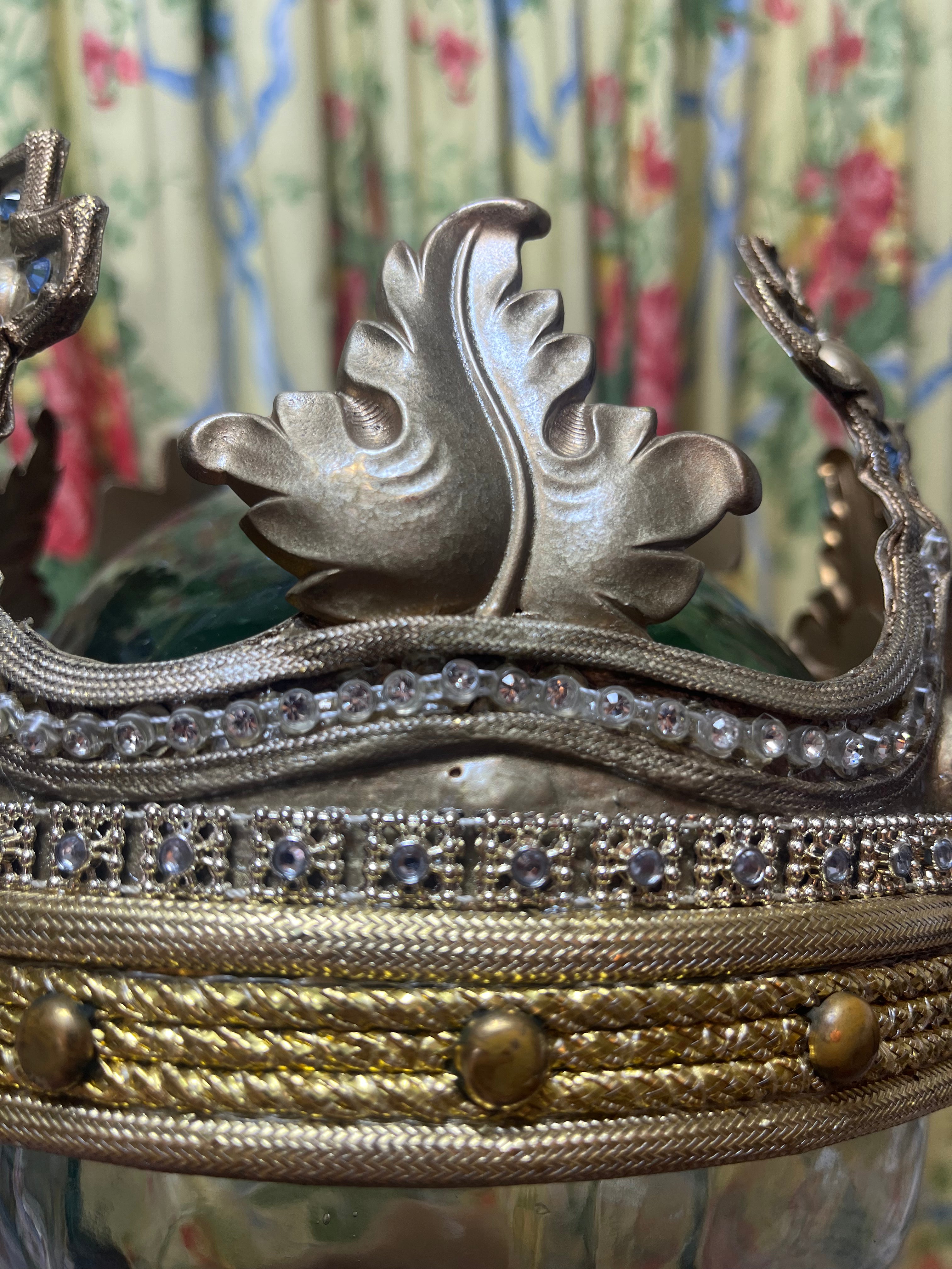 King’s Crown - Hire only