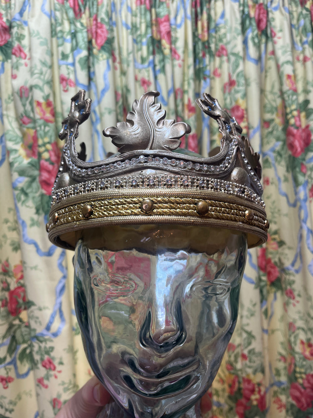 King’s Crown - Hire only
