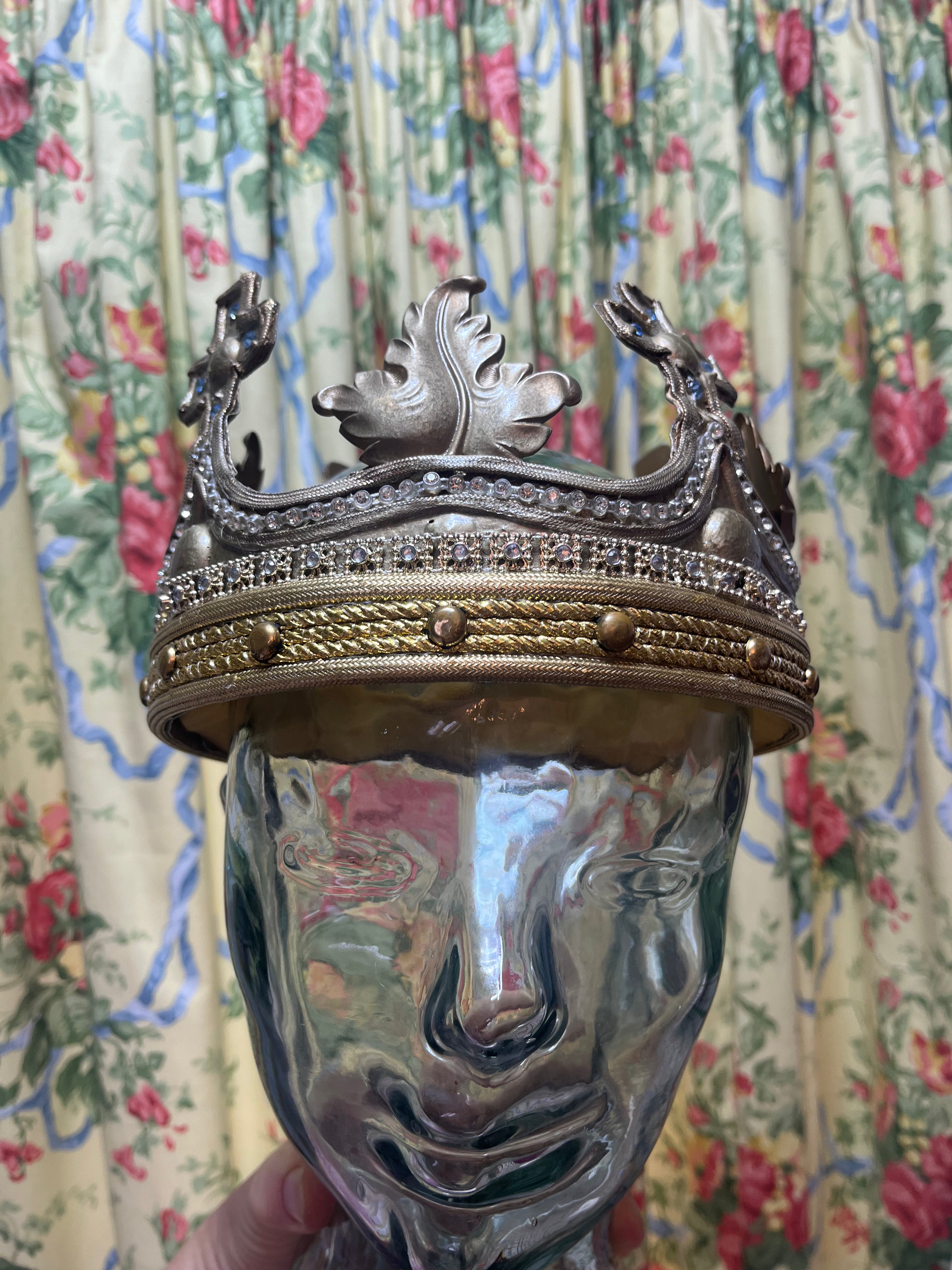 King’s Crown - Hire only