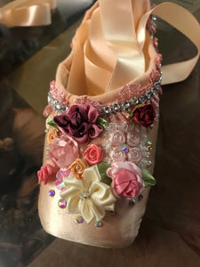 Decorated pointe shoes - Flowers