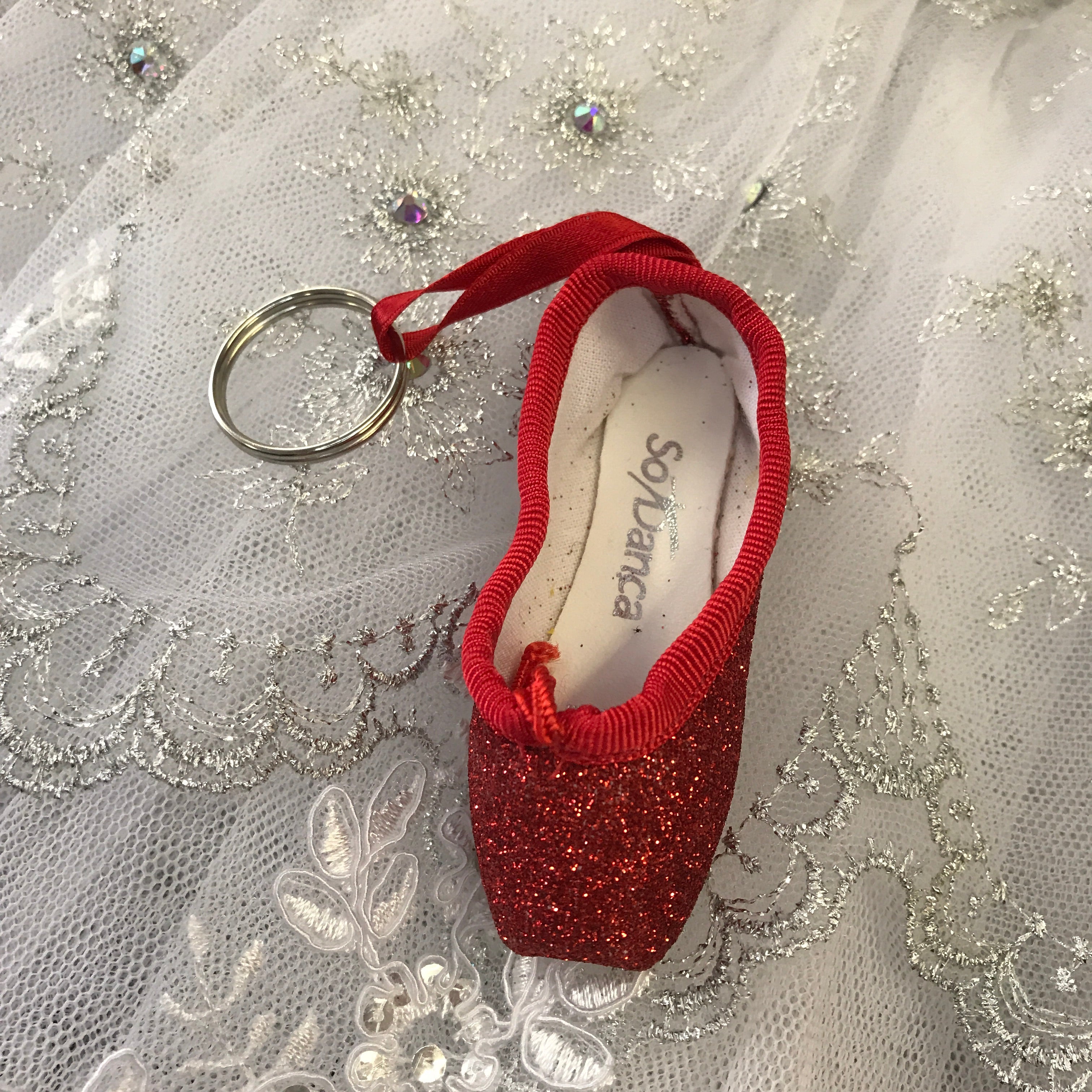 So Danca Glitter Pointe shoe key ring